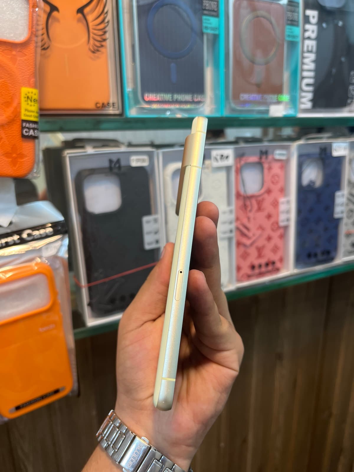 Google Pixel 7 8GB / 128GB in Lemongrass — photo 5