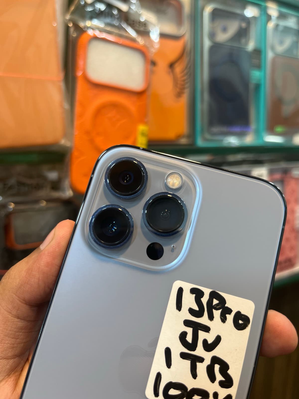 Apple iPhone 13 Pro 1TB in Sierra Blue — photo 5