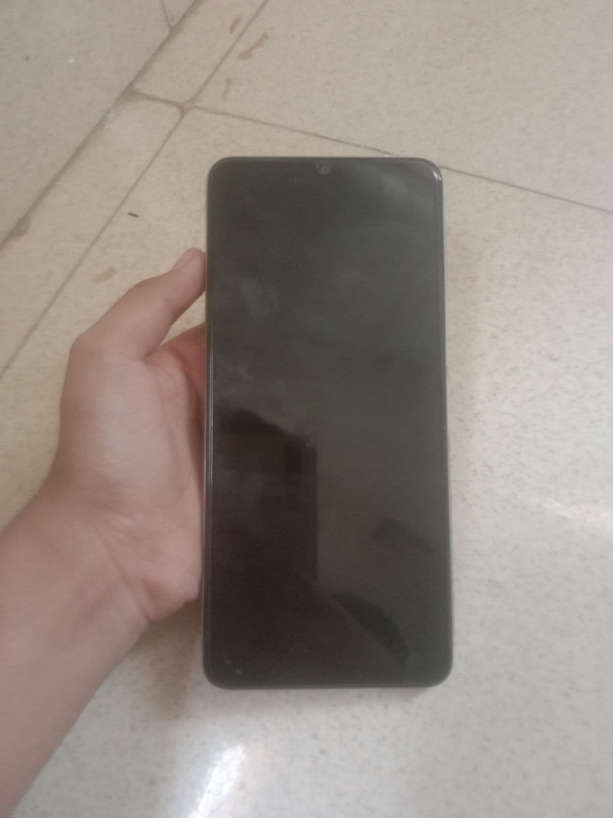 Vivo Y04 4GB / 128GB in Titanium Gold — photo 2