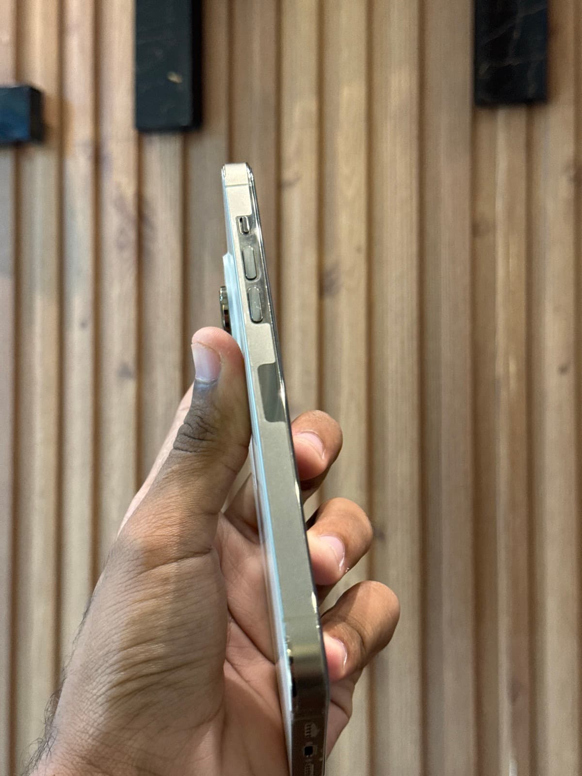 Apple iPhone 14 Pro Max 128GB in Gold — photo 3