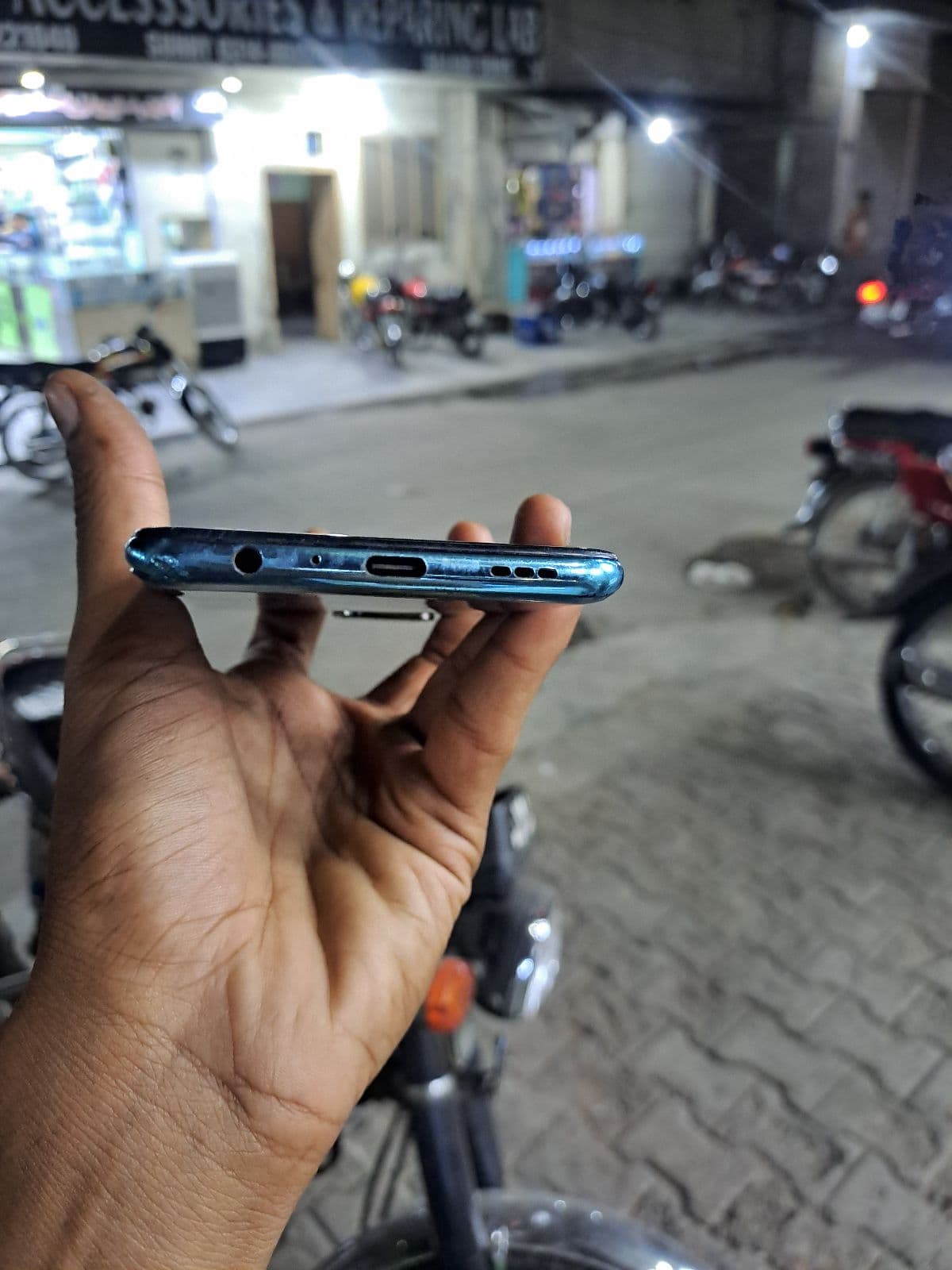 Oppo F19 Pro 8GB / 128GB in Space Silver — photo 3