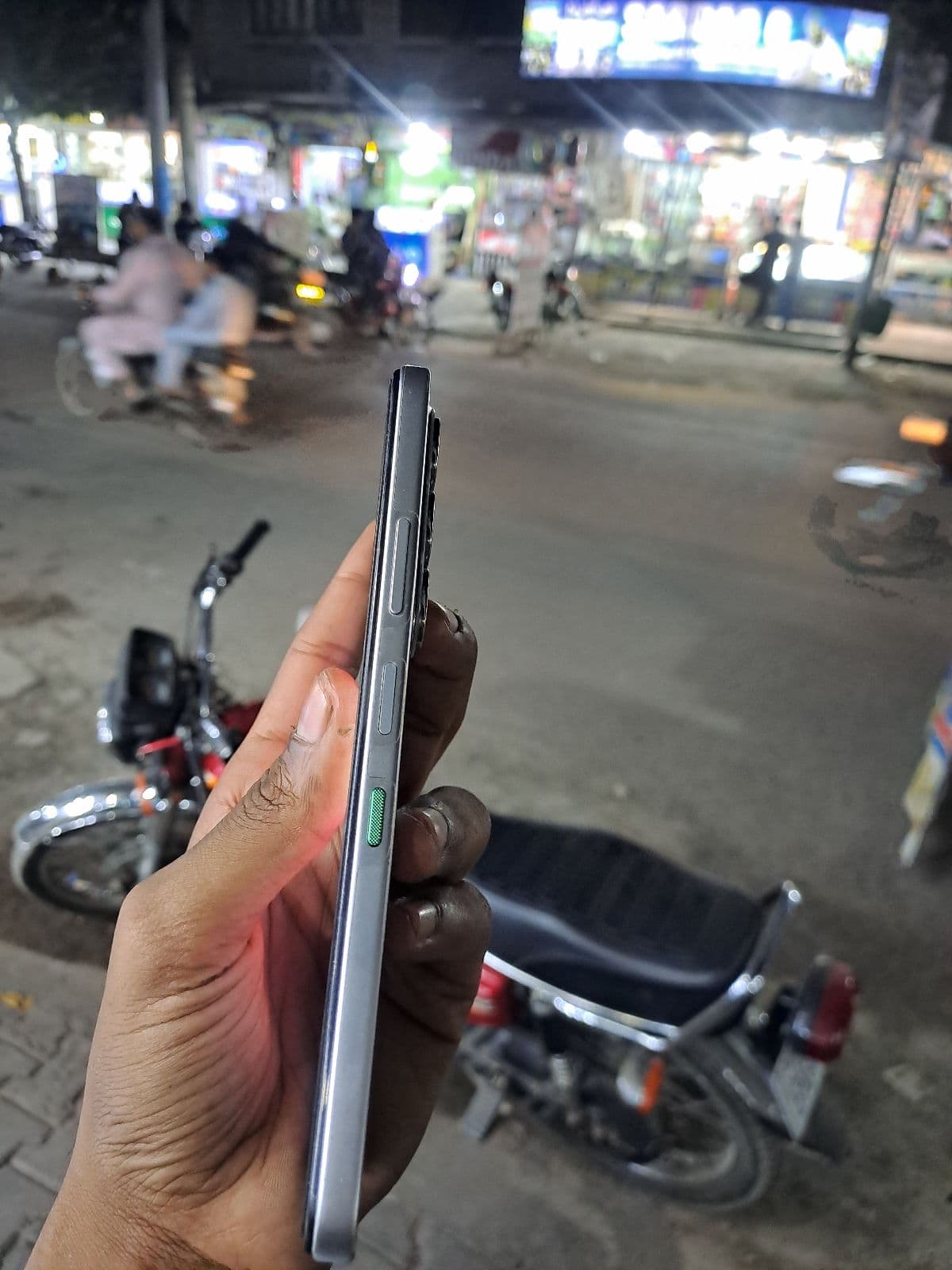 Infinix Hot 60i 6GB / 128GB in Titanium Silver — photo 3