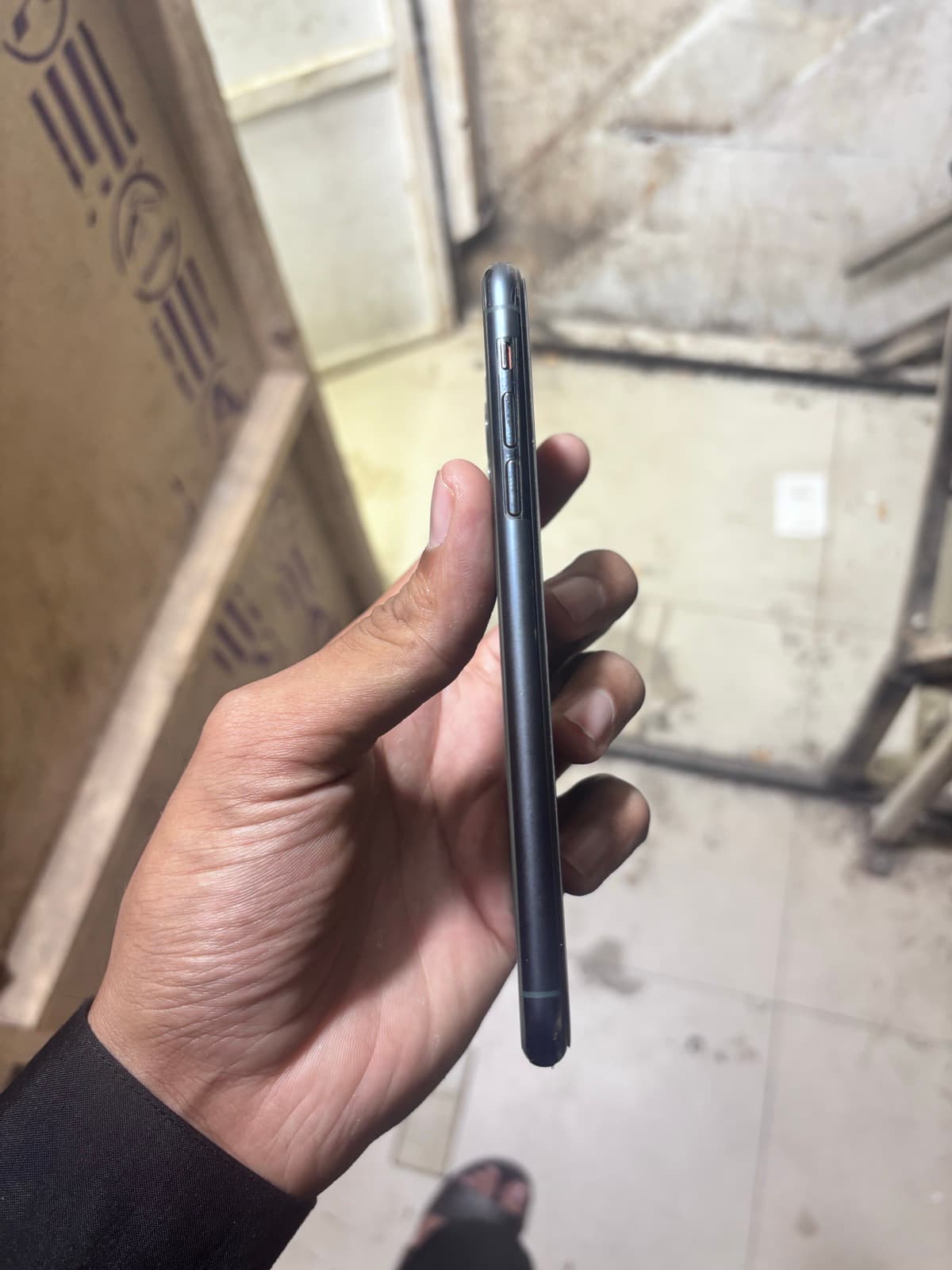 Apple iPhone 11 Pro Max 64GB in Midnight Green — photo 1