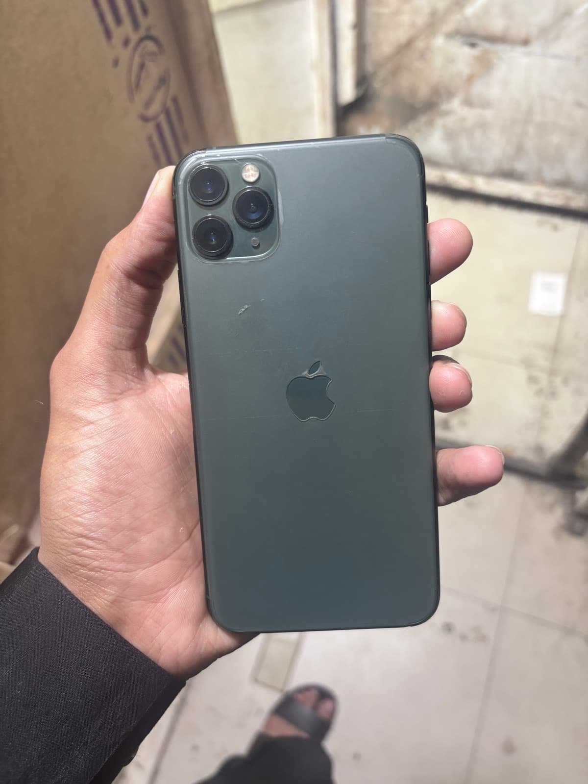 Apple iPhone 11 Pro Max 64GB in Midnight Green — photo 2