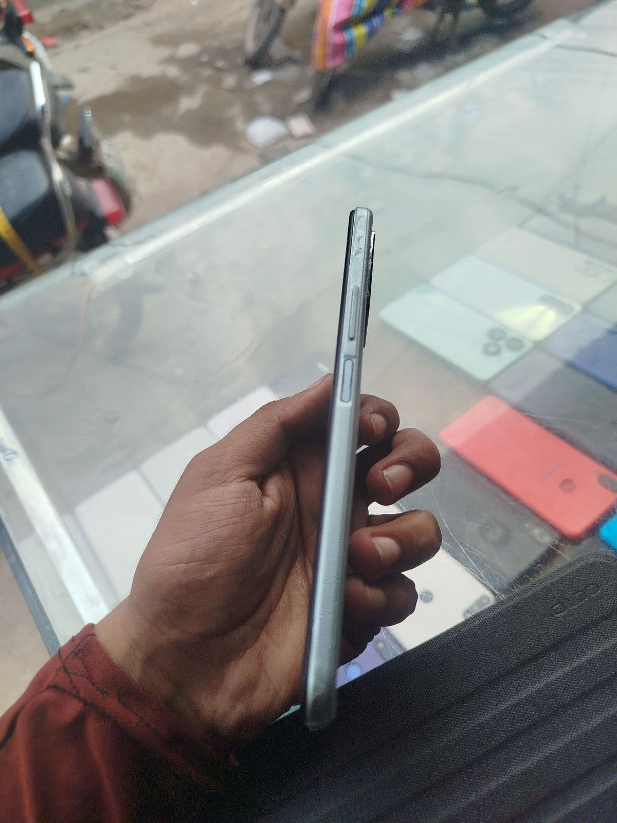 Vivo Y21 4GB / 64GB in Diamond Glow — photo 3