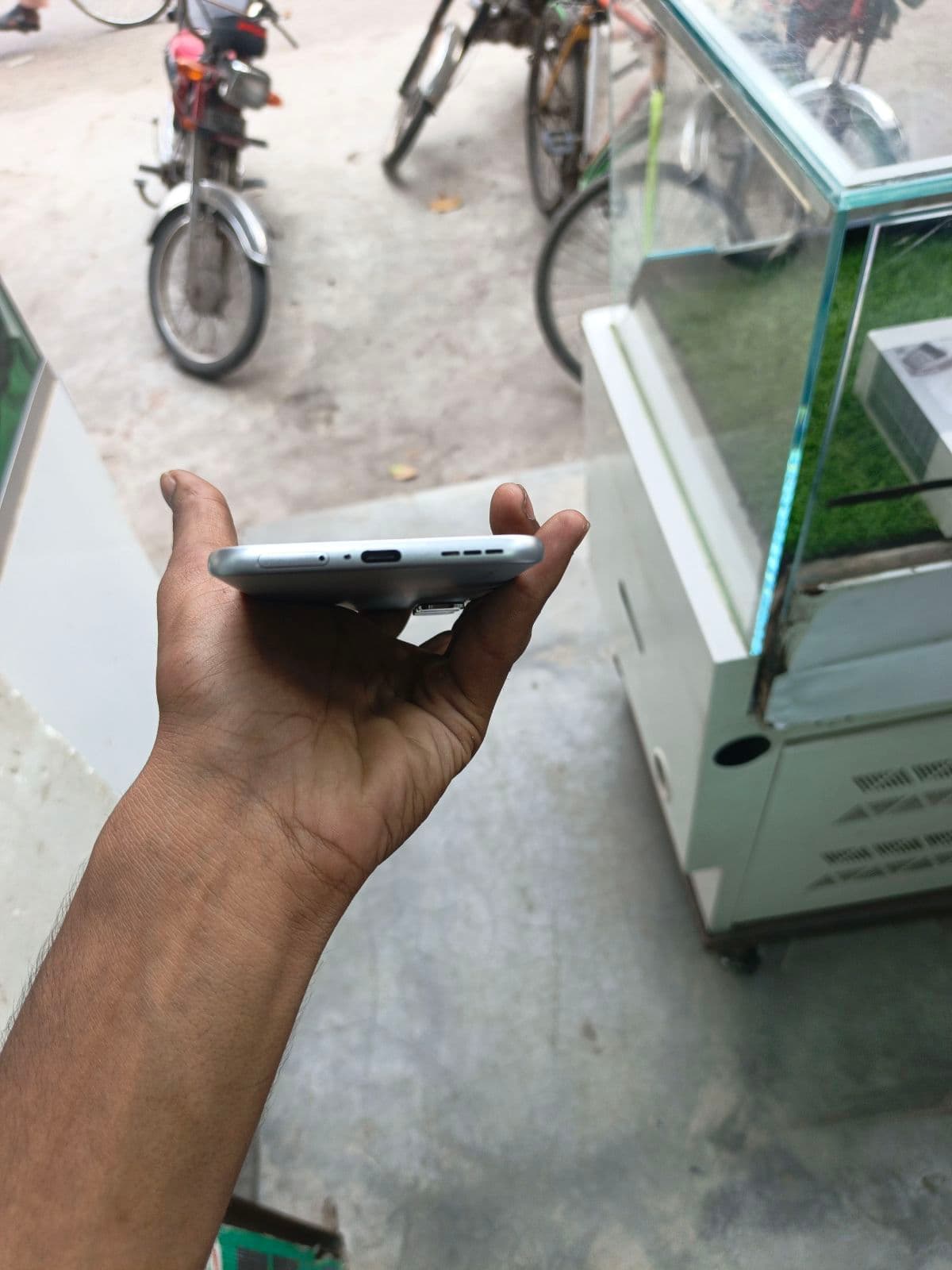 Infinix Hot 60 Pro+ 8GB / 256GB in Titanium Grey — photo 4