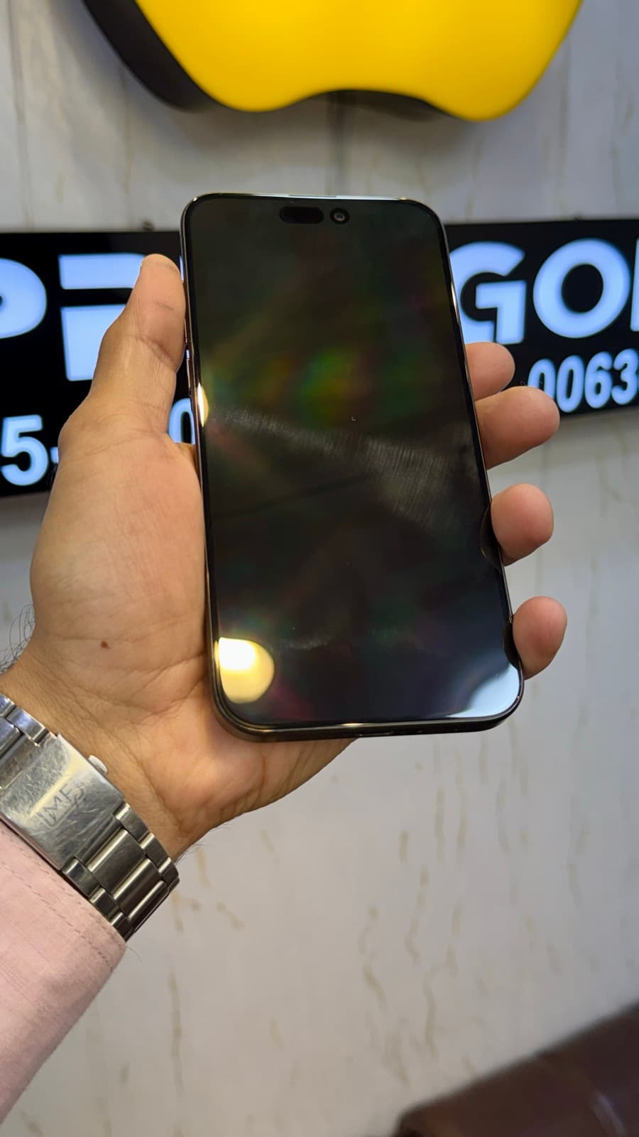 Apple iPhone 15 Pro Max 256GB in Black Titanium — photo 2