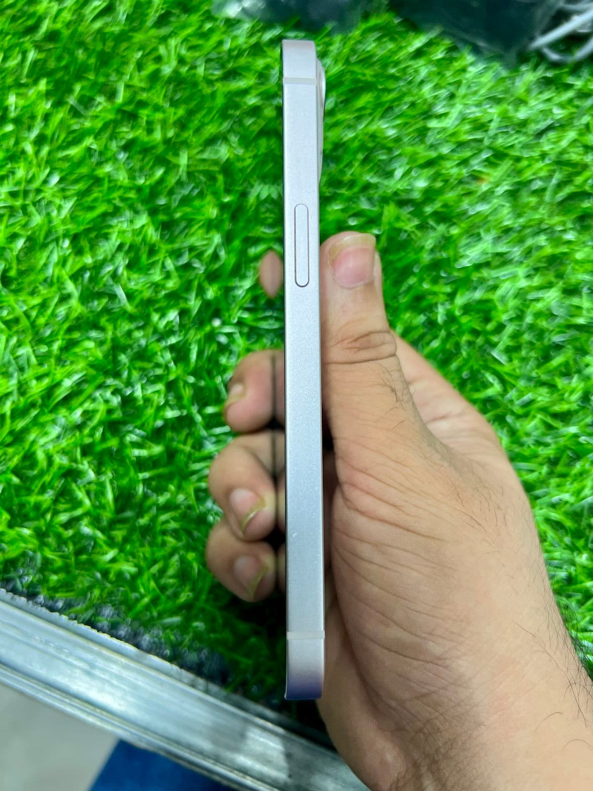 Apple iPhone 13 128GB in Pink — photo 3