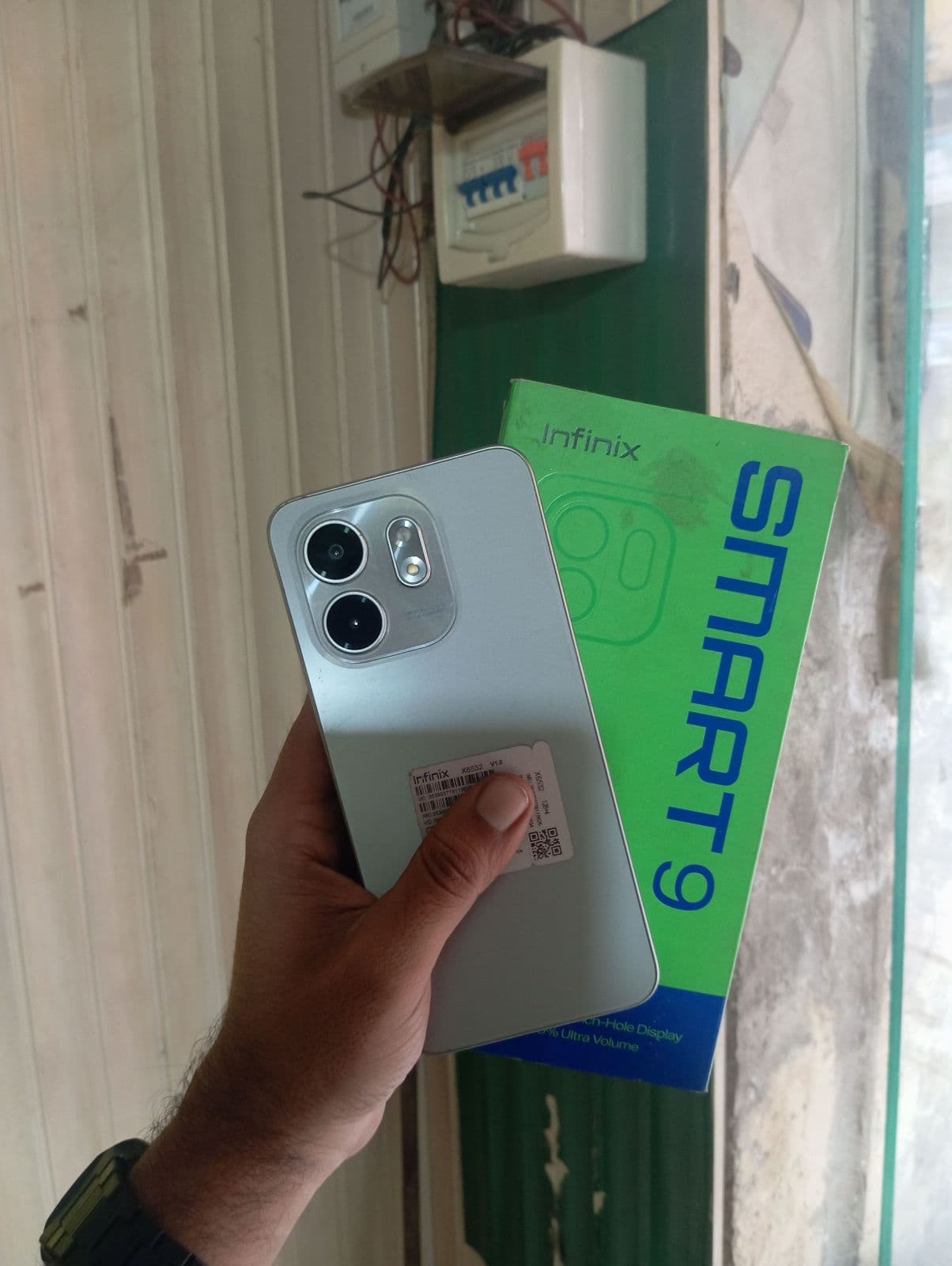 Infinix Smart 9 · 4GB / 128GB