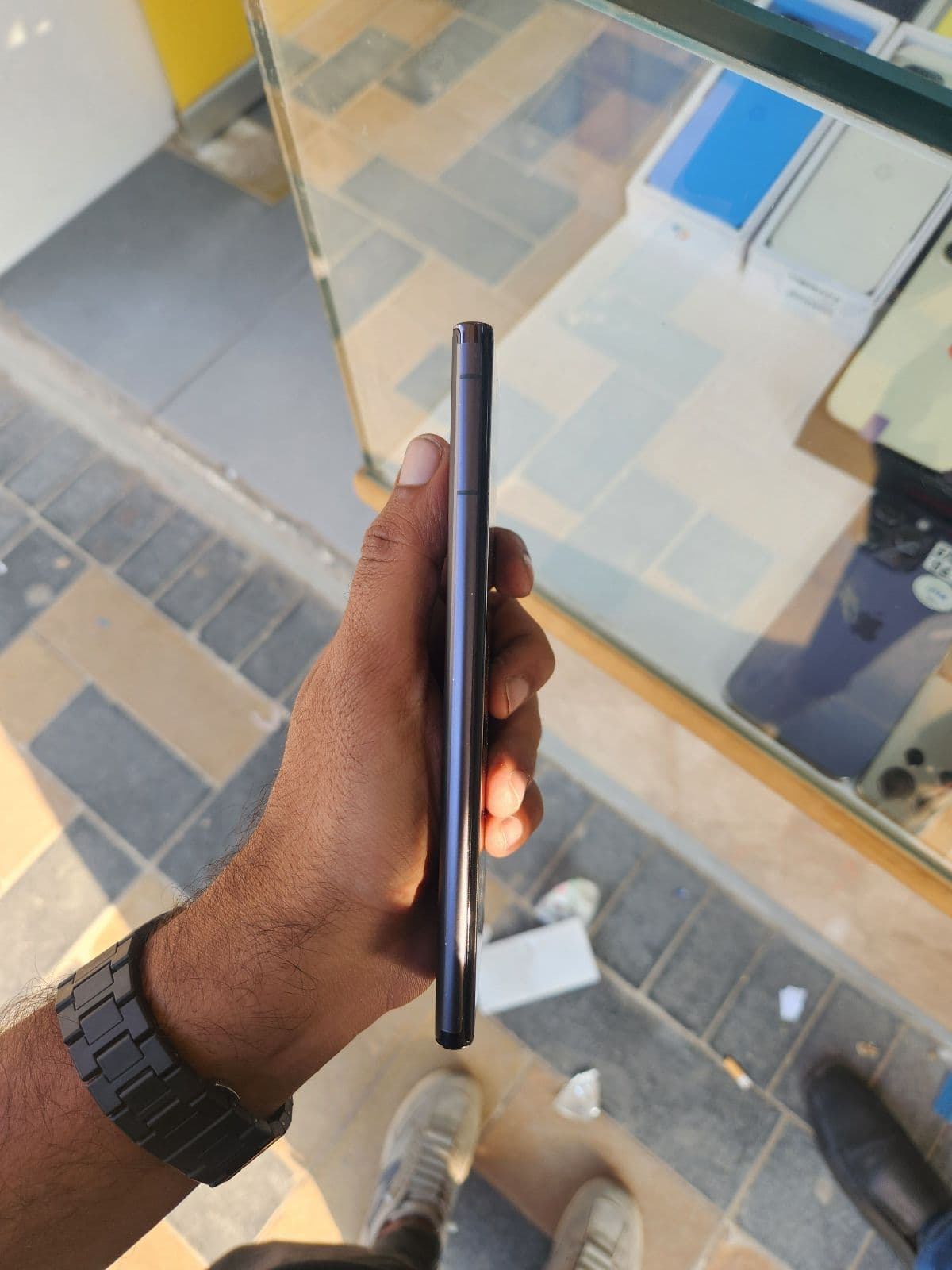 Samsung Galaxy S22 Ultra 8GB / 128GB in Phantom Black — photo 3