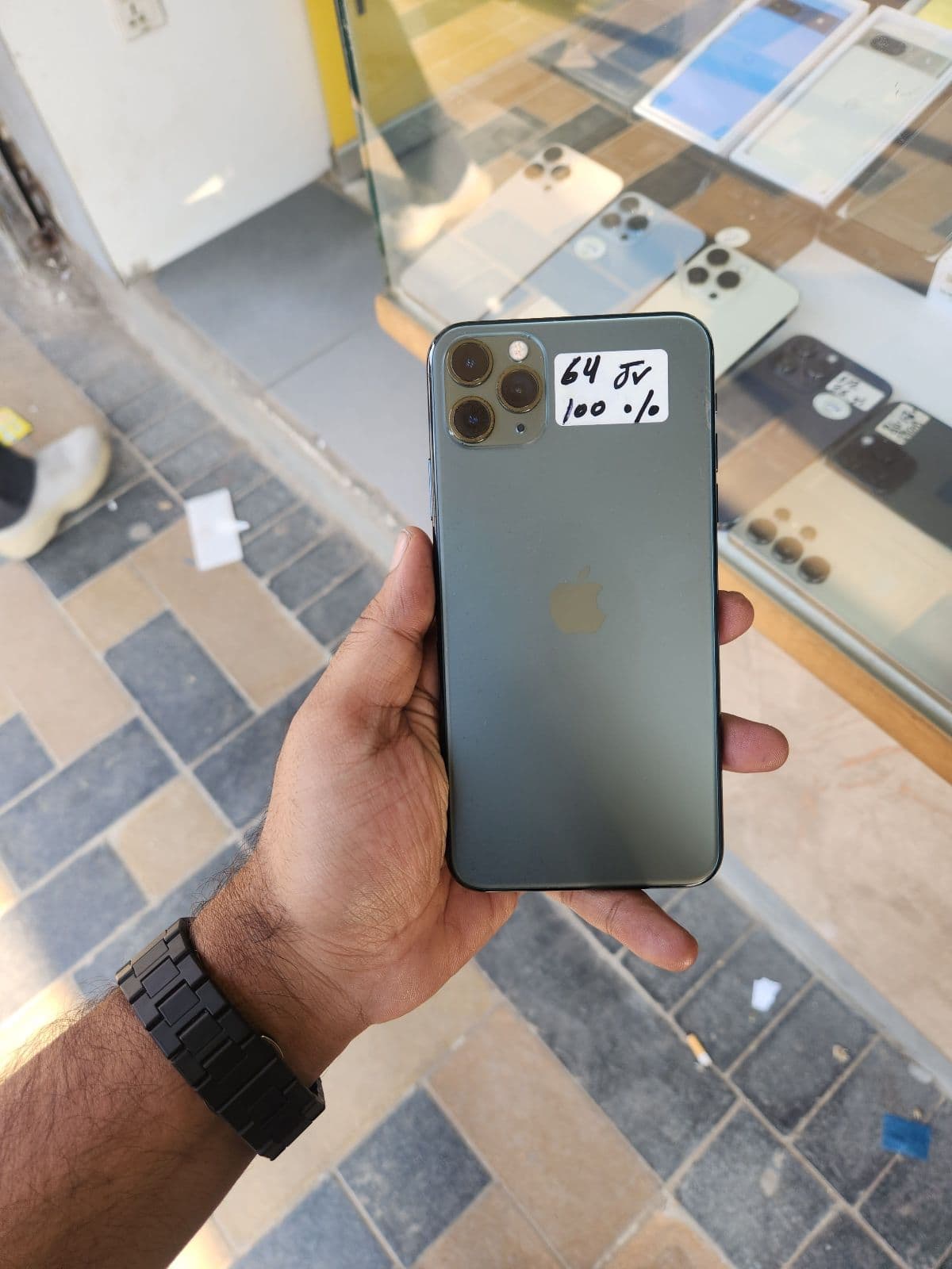 Apple iPhone 11 Pro Max 64GB in Midnight Green — photo 1