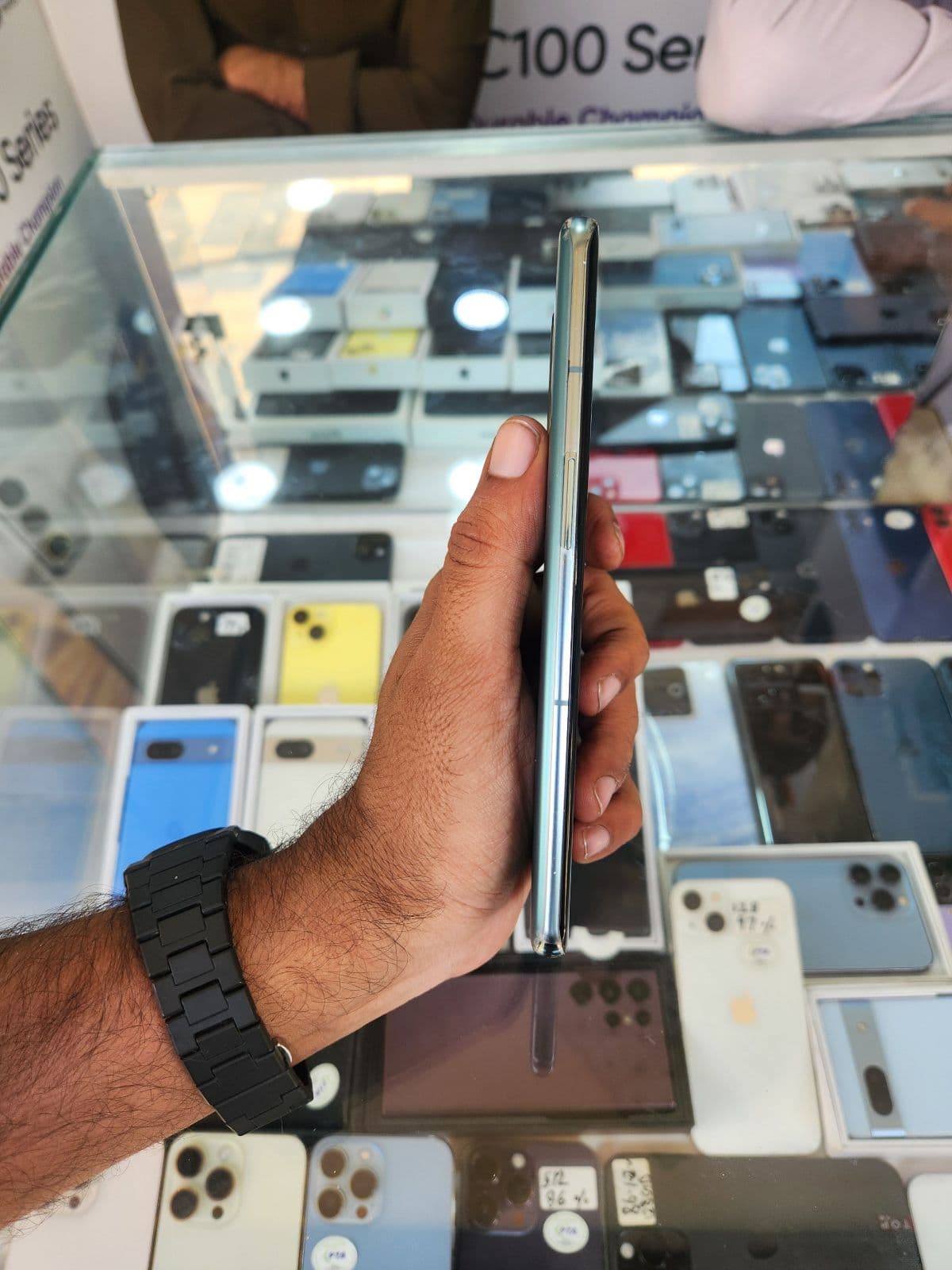 OnePlus 10 Pro 12GB / 256GB in Emerald Forest — photo 3