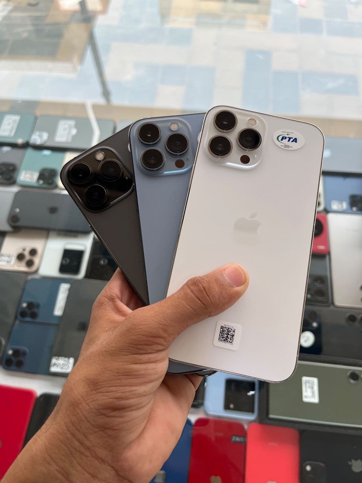Apple iPhone 13 Pro Max 128GB in Sierra Blue — photo 3
