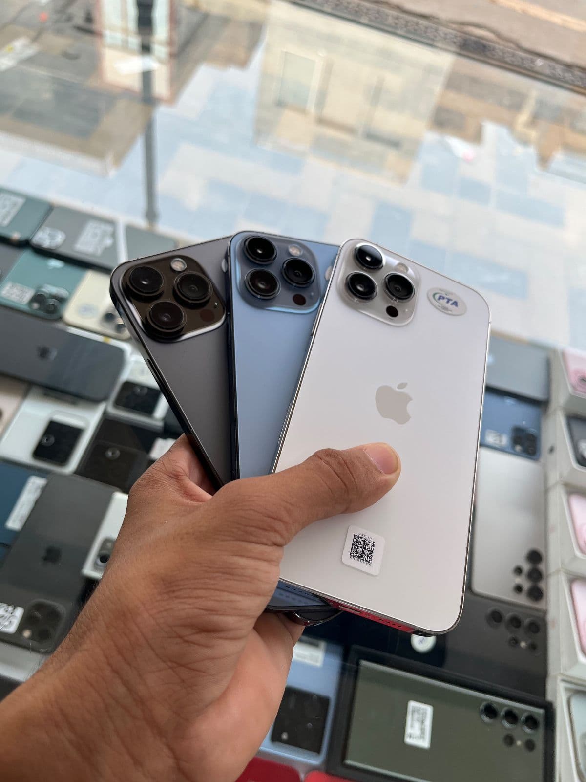 Apple iPhone 13 Pro Max 128GB in Sierra Blue — photo 5