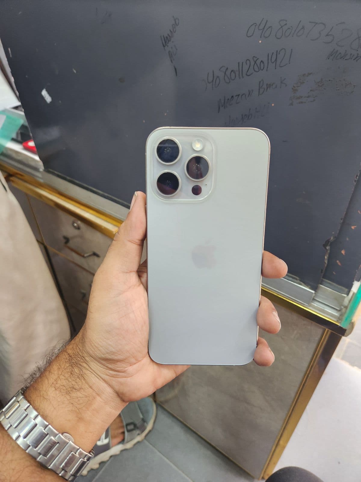 iPhone 15 Pro Max · 256GB