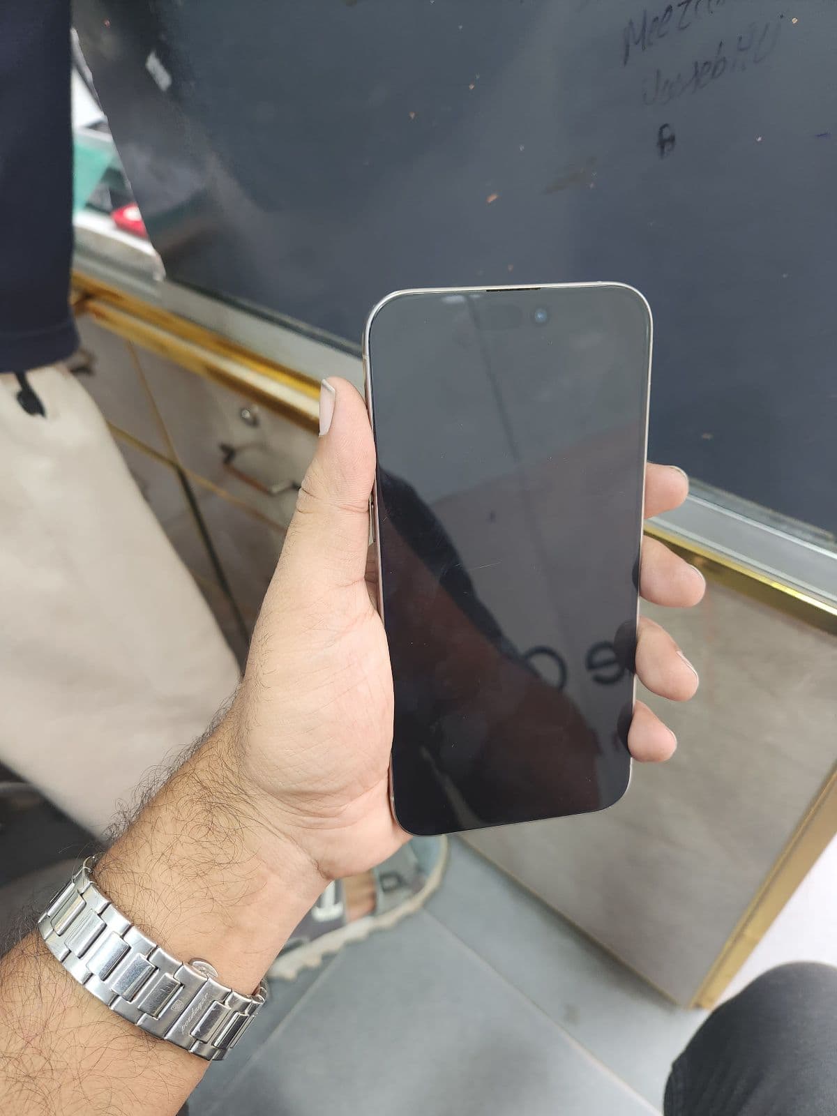 Apple iPhone 15 Pro Max 256GB in Natural Titanium — photo 2