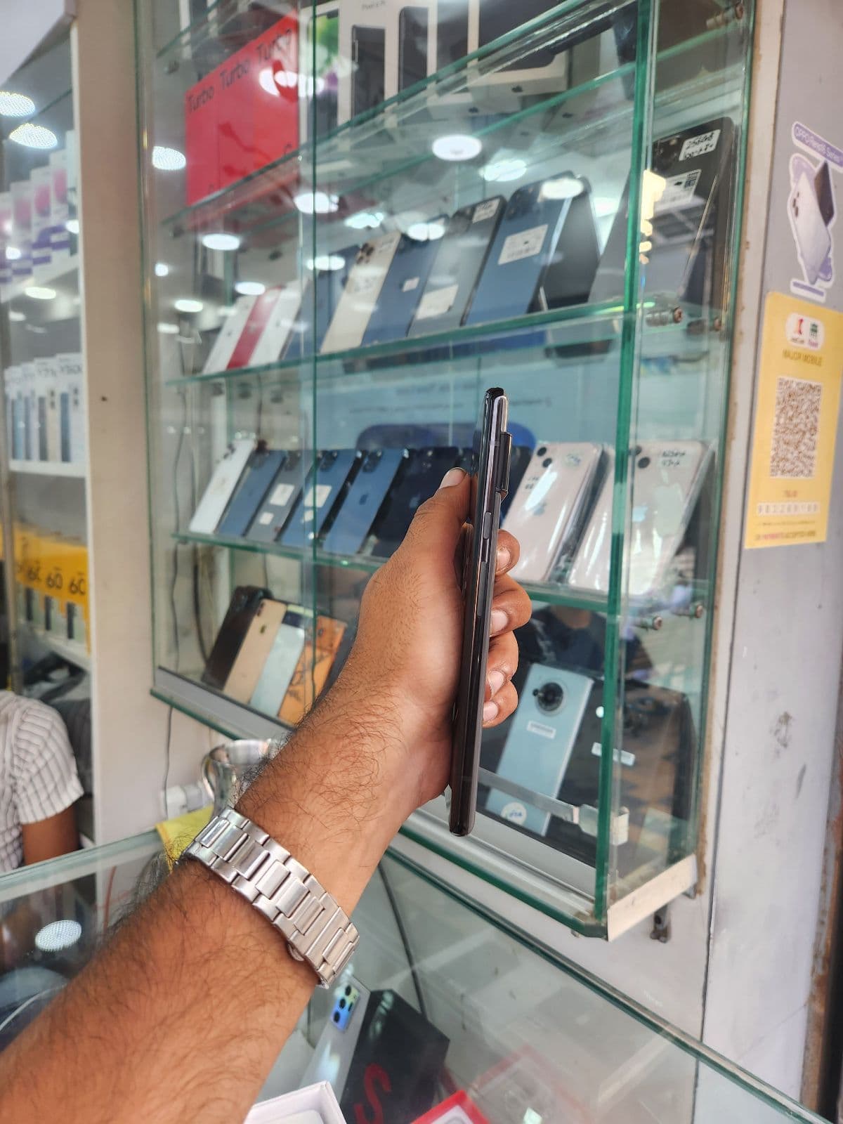 Google Pixel 6 Pro 12GB / 256GB in Stormy Black — photo 4