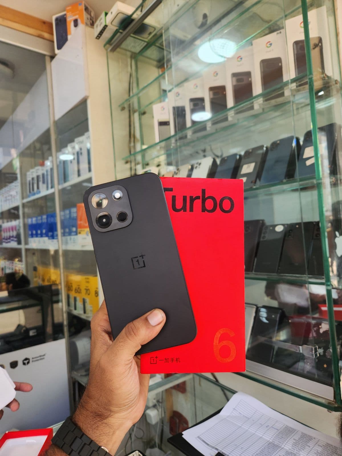 OnePlus Turbo 6 16GB/256GB in Black — photo 1