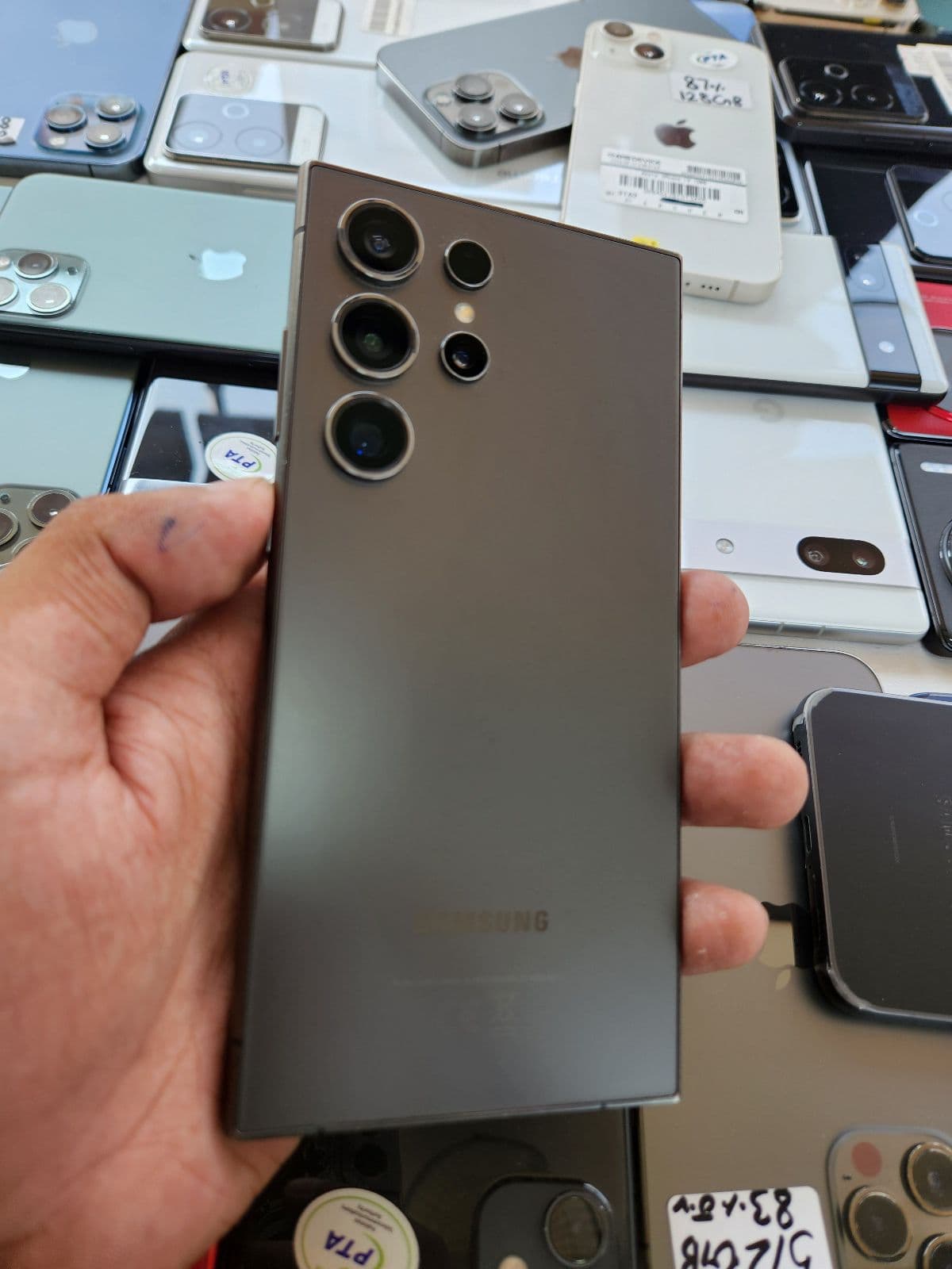 Galaxy S24 Ultra · 12GB / 256GB