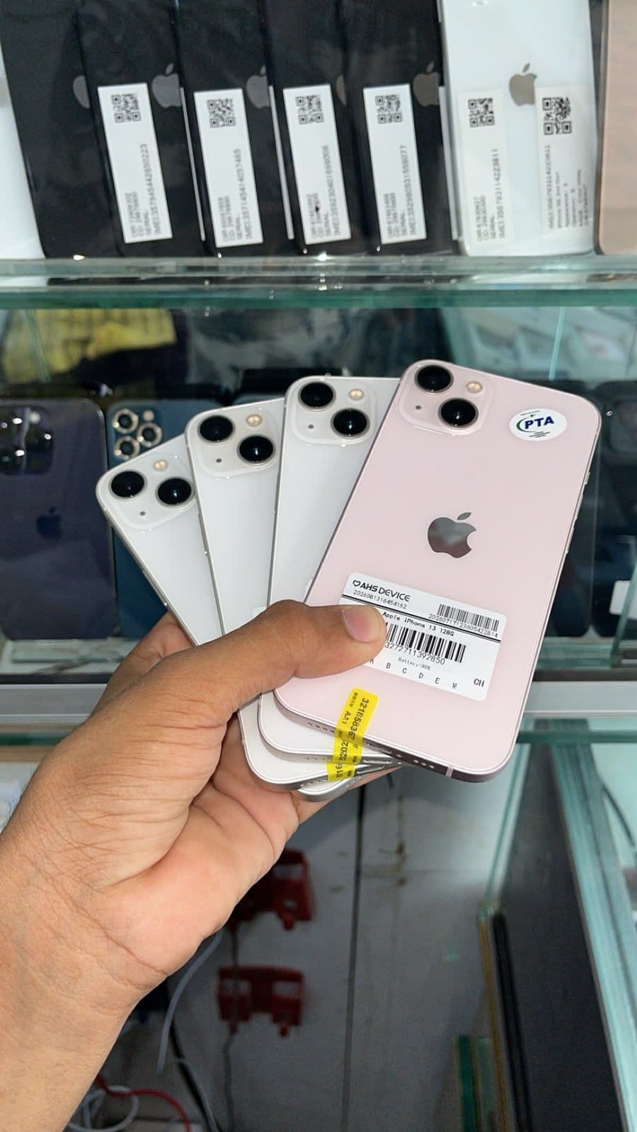 Apple iPhone 13 128GB in Pink — photo 3