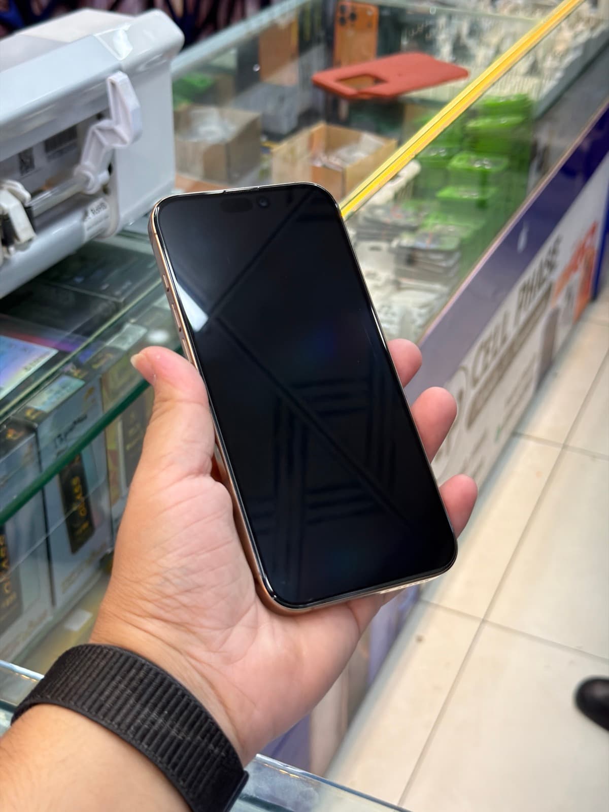 Apple iPhone 16 Pro Max 256GB in Desert Titanium — photo 2