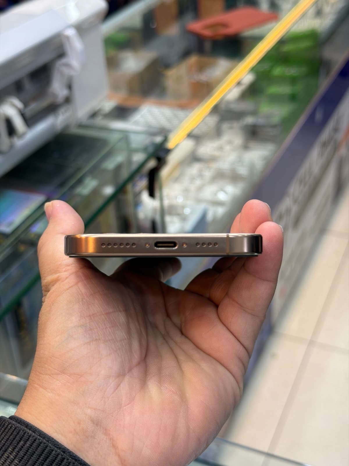 Apple iPhone 16 Pro Max 256GB in Desert Titanium — photo 5