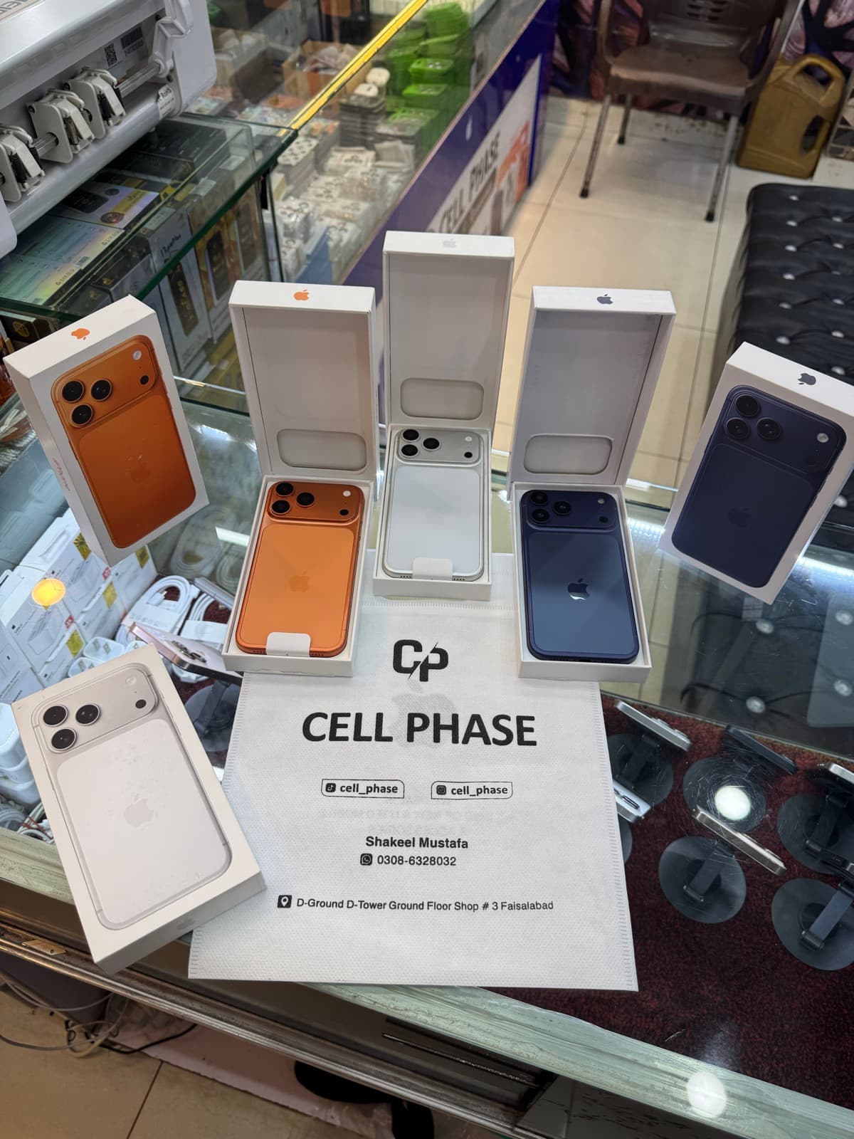 Apple iPhone 17 Pro Max 256GB in Cosmic Orange — photo 3