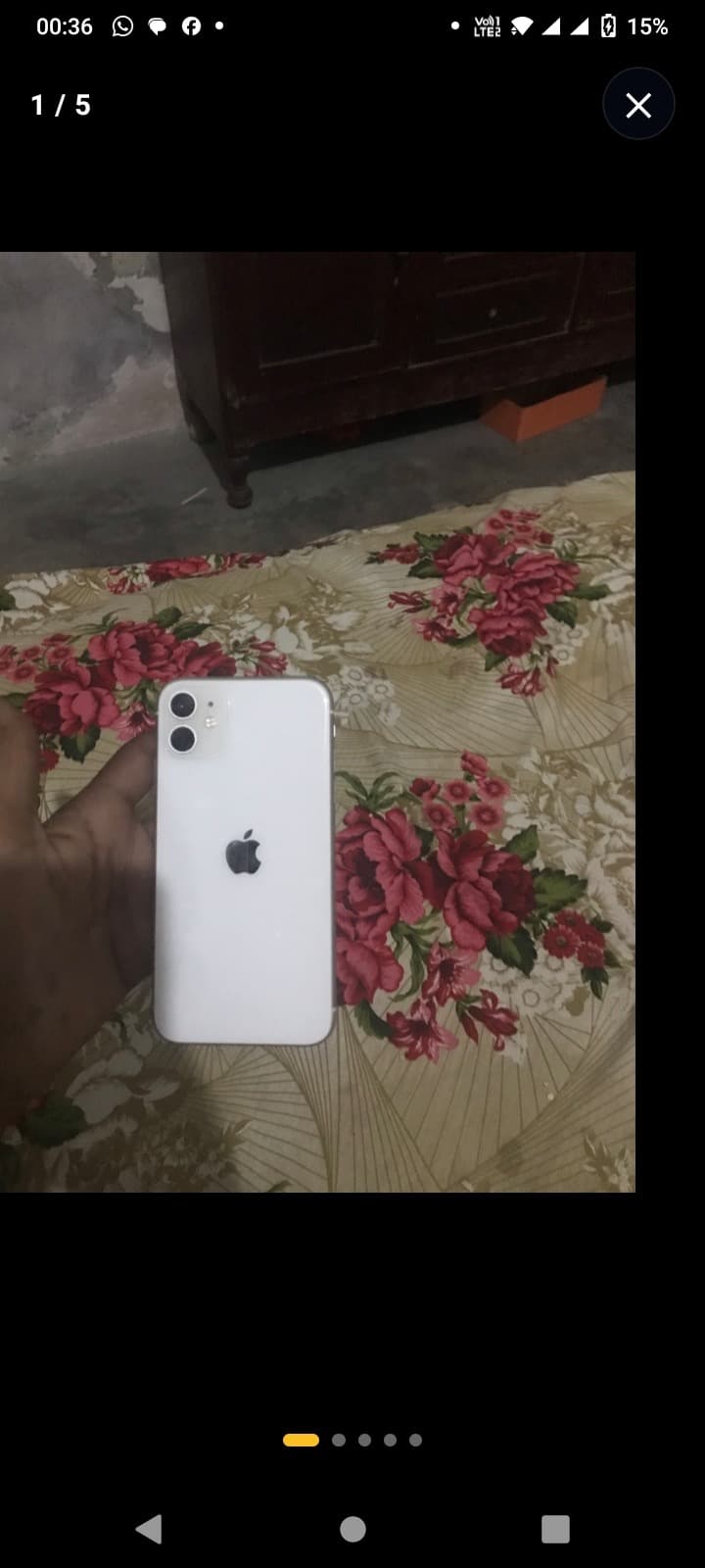 Apple iPhone 11 128GB in White — photo 2