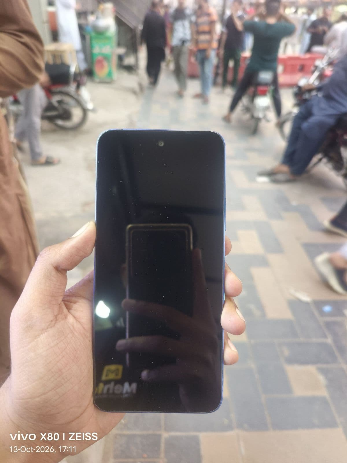 Infinix Hot 60i 6GB / 128GB in Shadow Blue — photo 2