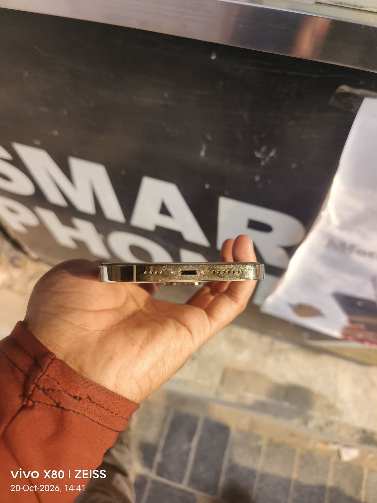 Apple iPhone 13 Pro Max 128GB in Gold — photo 3