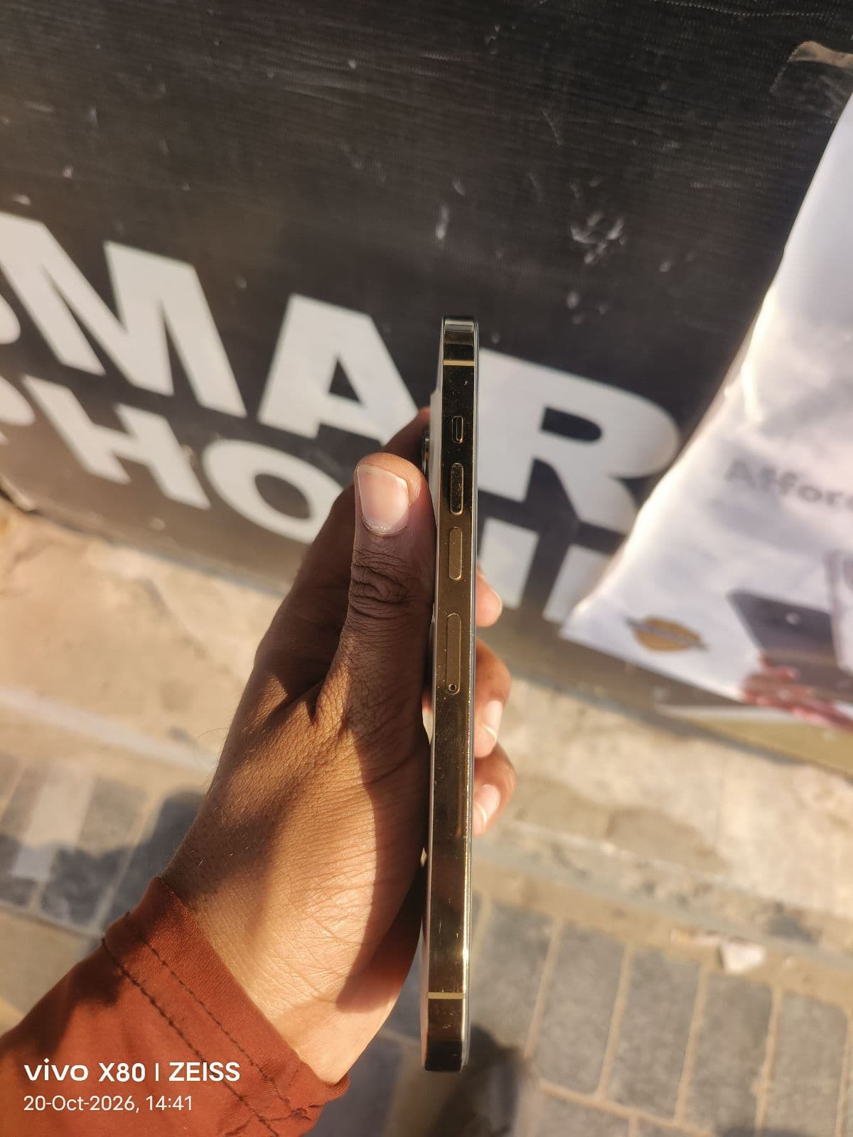 Apple iPhone 13 Pro Max 128GB in Gold — photo 4