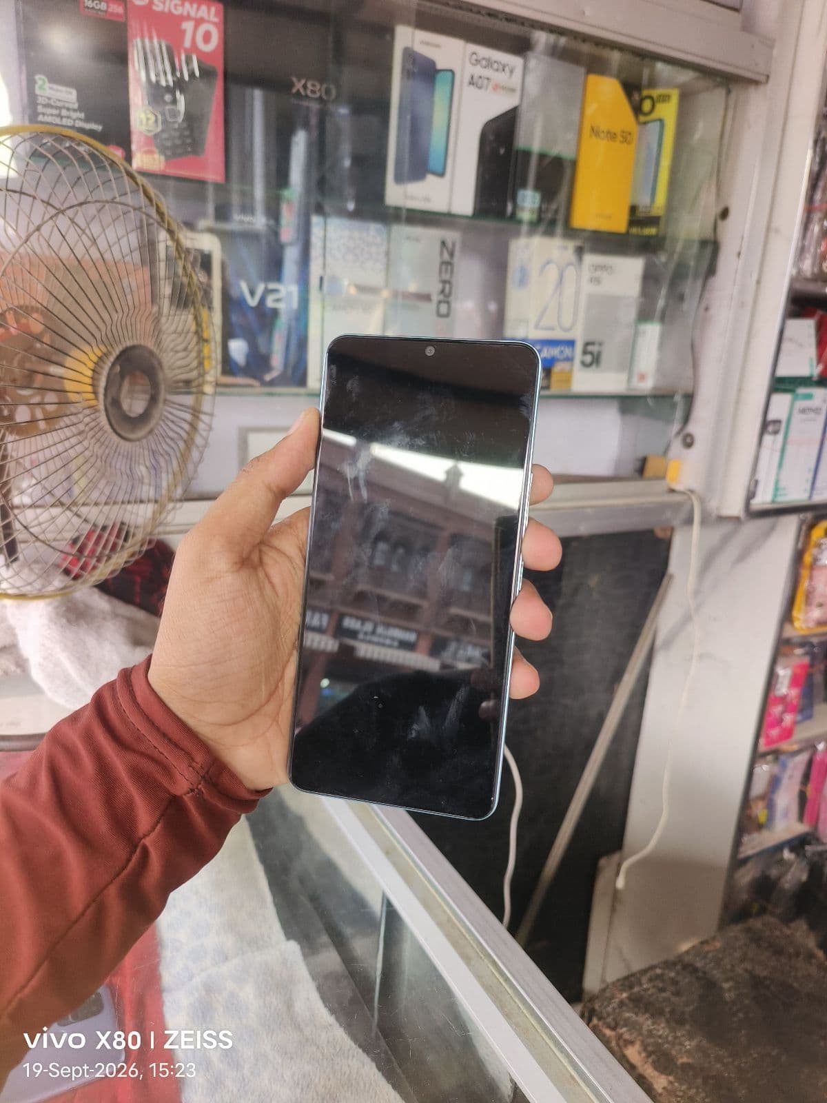 Vivo Y27 6GB / 128GB in Sea Blue — photo 2