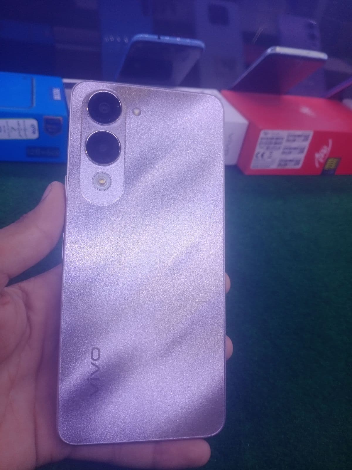 Vivo Y04 · 4GB / 128GB