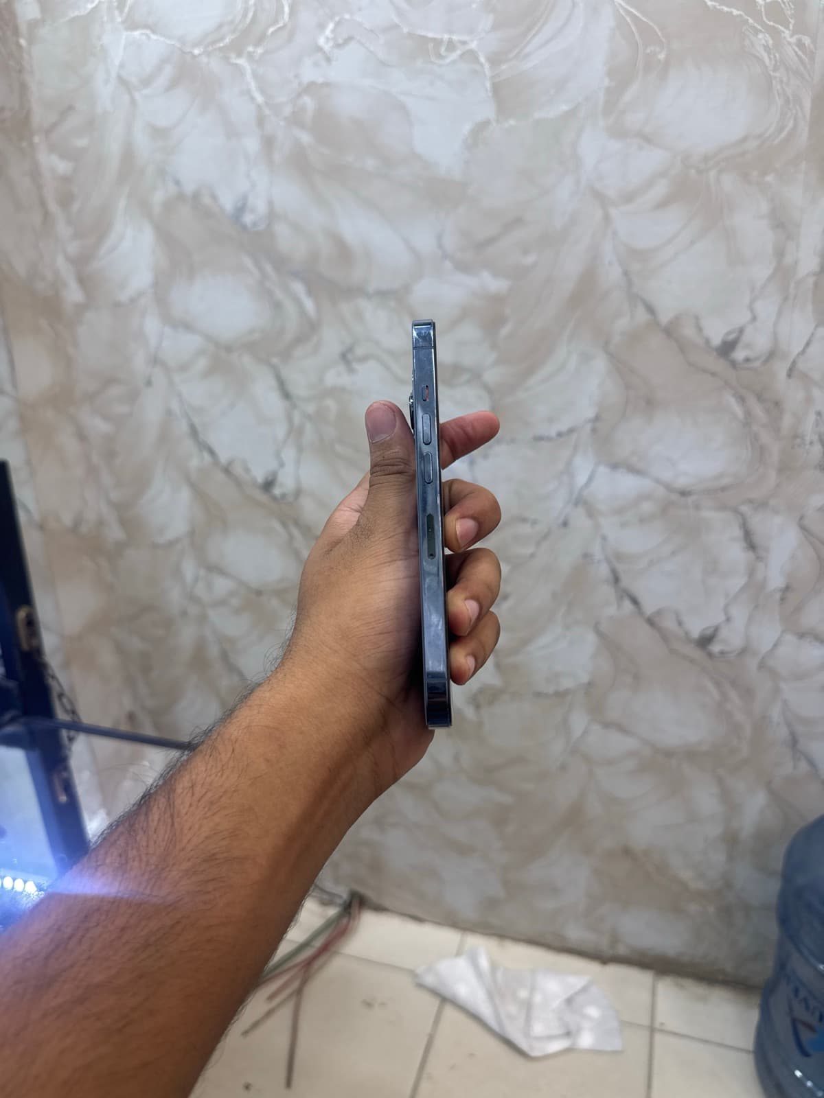 Apple iPhone 13 Pro 256GB in Sierra Blue — photo 3