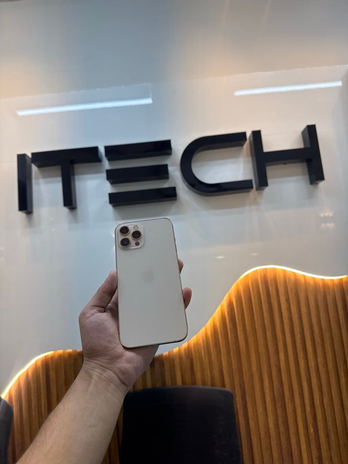 Apple iPhone 12 Pro Max 128GB in Gold — photo 2
