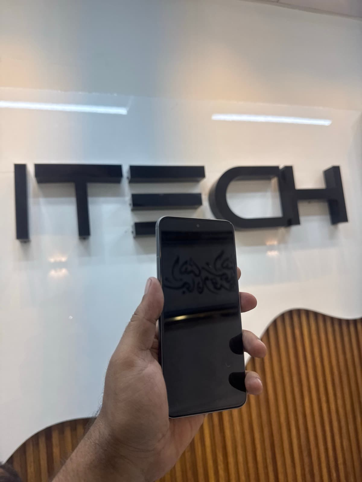 Google Pixel 8 8GB / 128GB in Hazel — photo 2