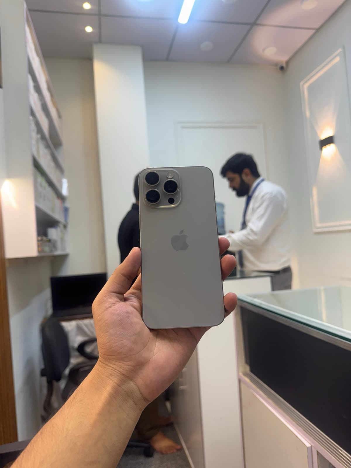 Apple iPhone 15 Pro Max 256GB in Natural Titanium — photo 1