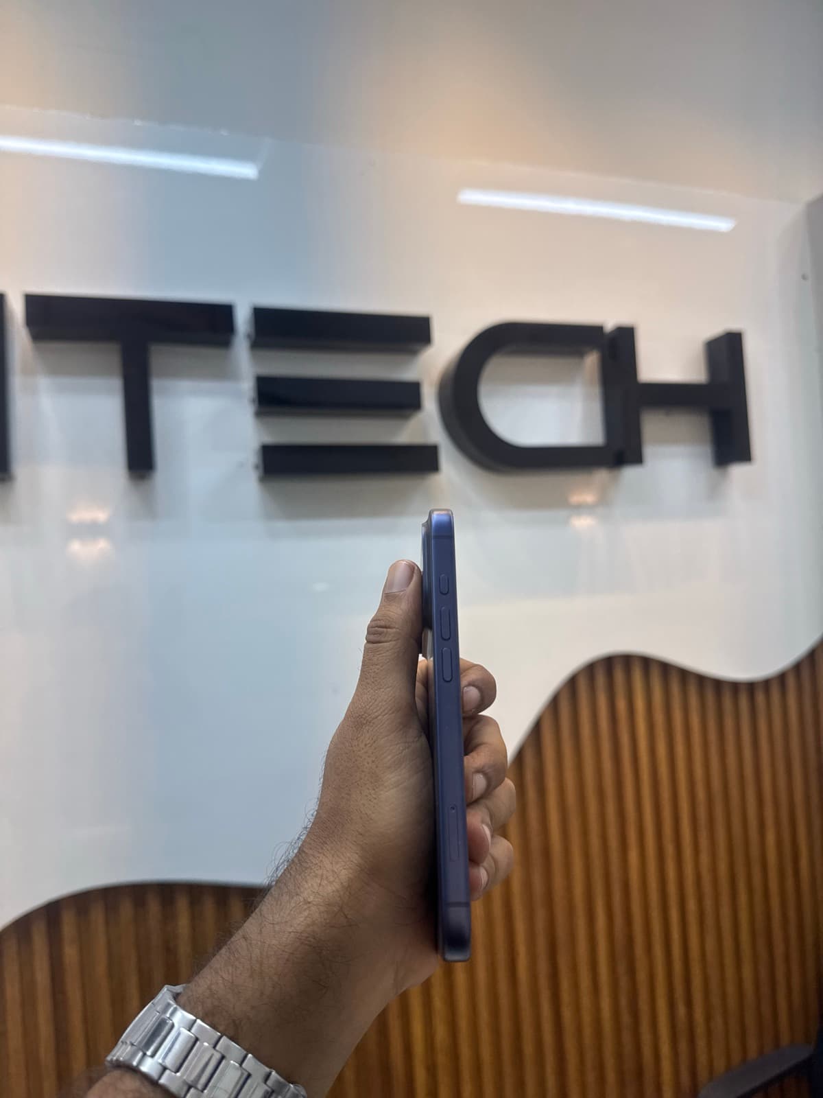 Apple iPhone 17 Pro 256GB in Deep Blue — photo 4