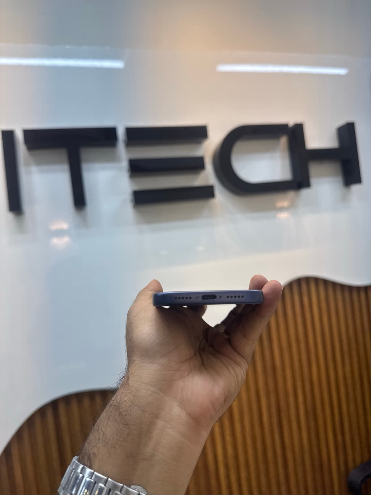 Apple iPhone 17 Pro 256GB in Deep Blue — photo 5