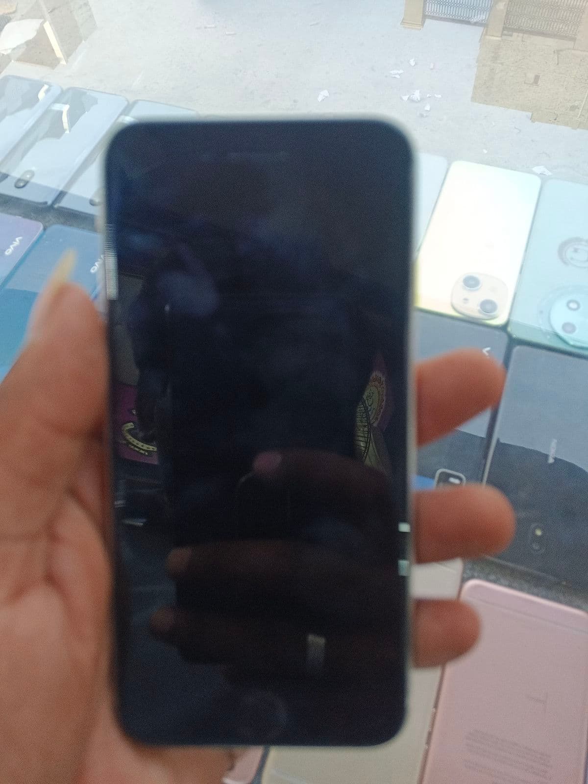 iPhone SE (2020) · 64GB