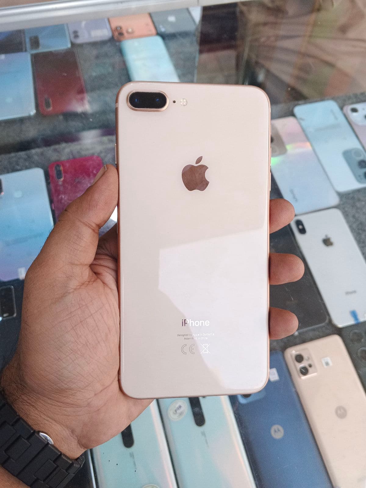 Apple iPhone 8 Plus 256GB in Gold — photo 1