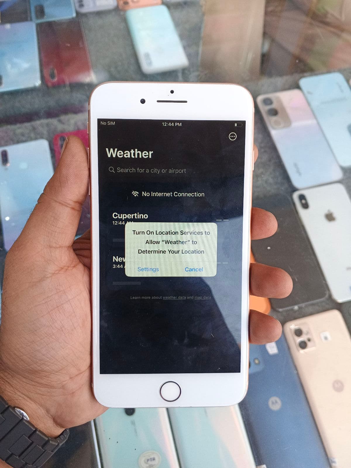 Apple iPhone 8 Plus 256GB in Gold — photo 2