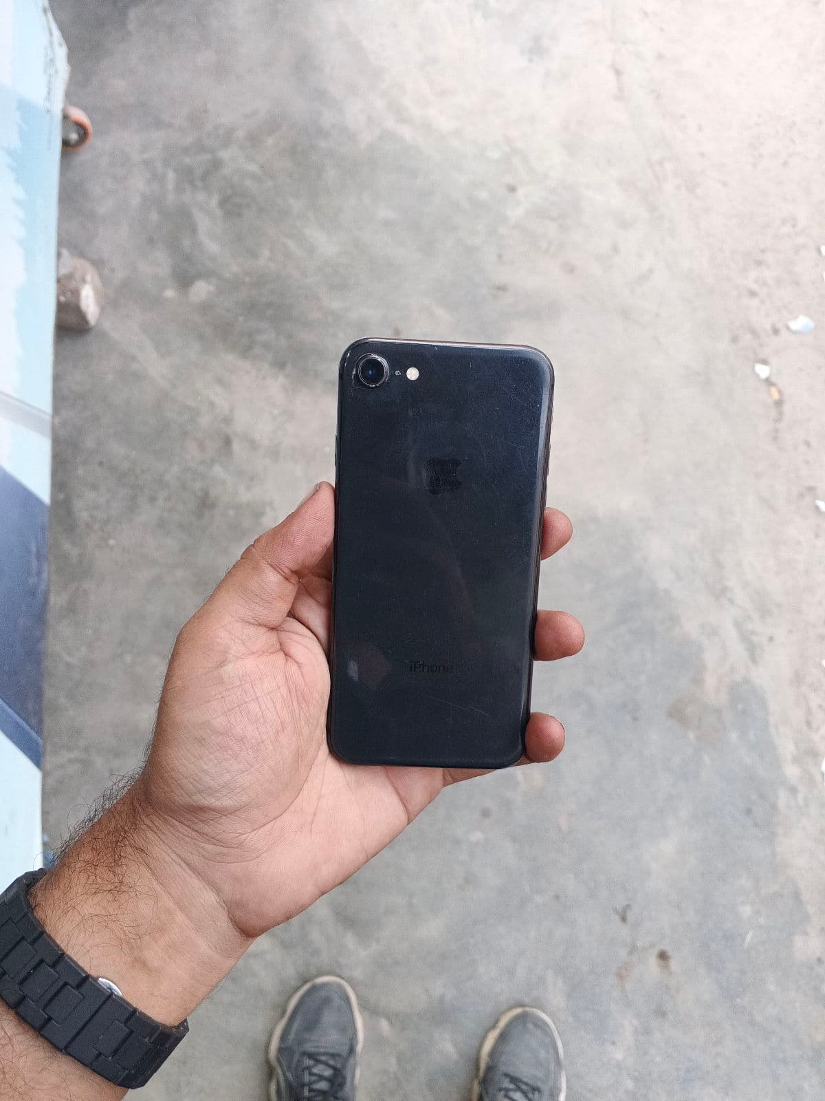 Apple iPhone 8 64GB in Space Gray — photo 2