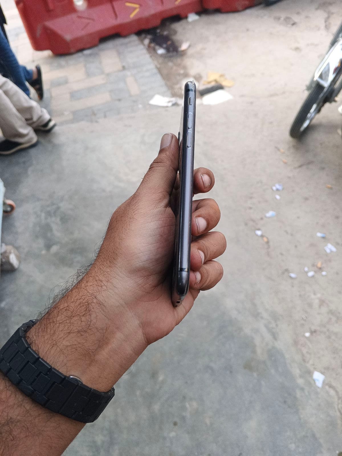 Apple iPhone 8 64GB in Space Gray — photo 4