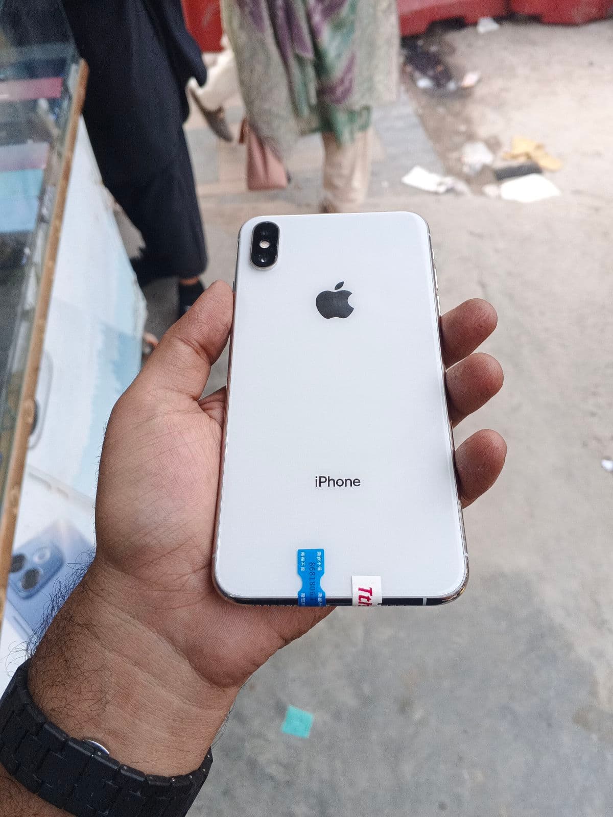 Apple iPhone XS Max 64GB in Silver — photo 5