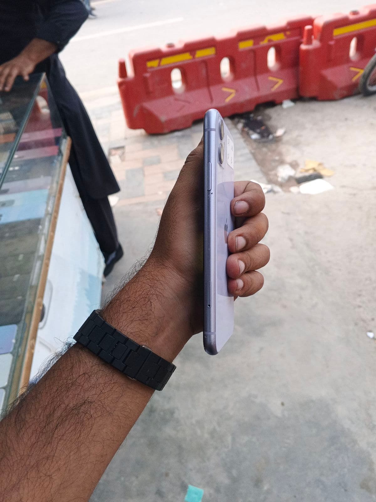 Apple iPhone 11 128GB in Purple — photo 4