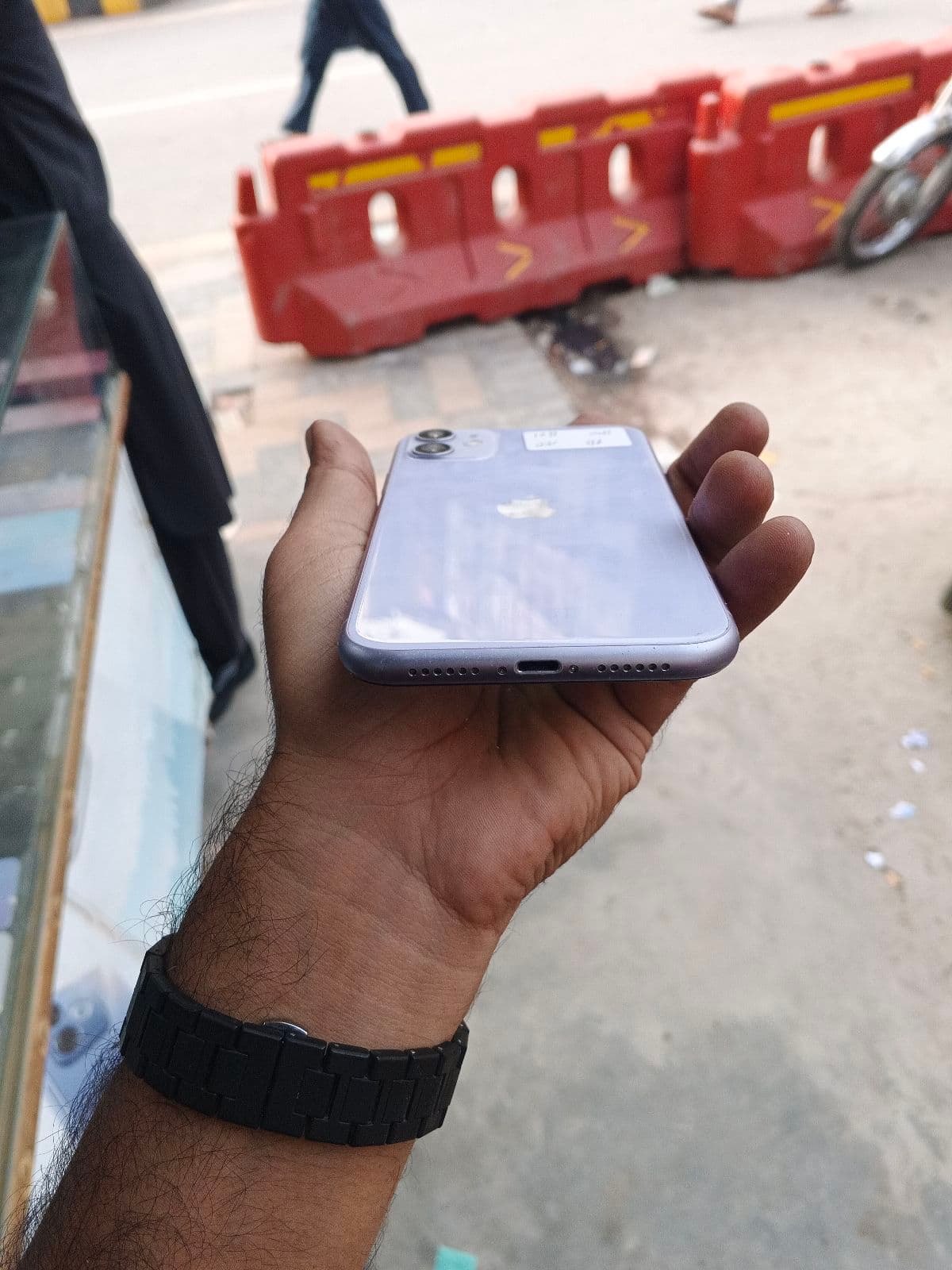 Apple iPhone 11 128GB in Purple — photo 5