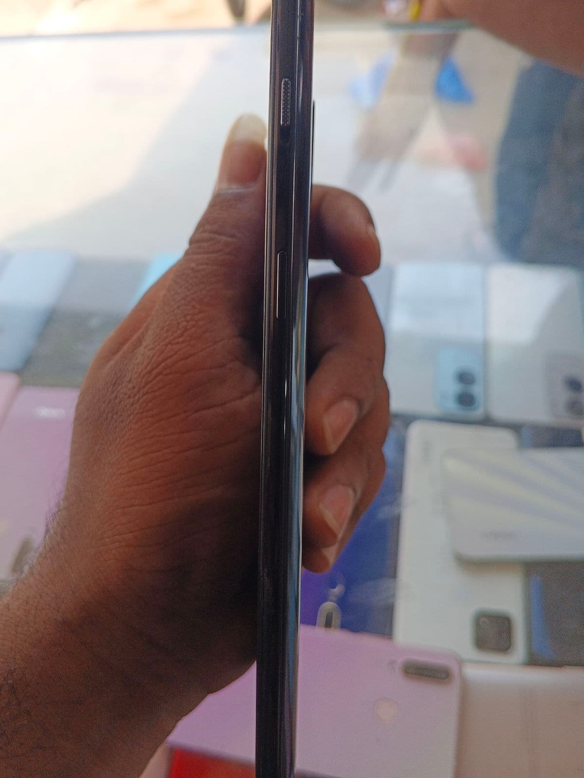 OnePlus 6T 8GB / 128GB in Mirror Black — photo 4