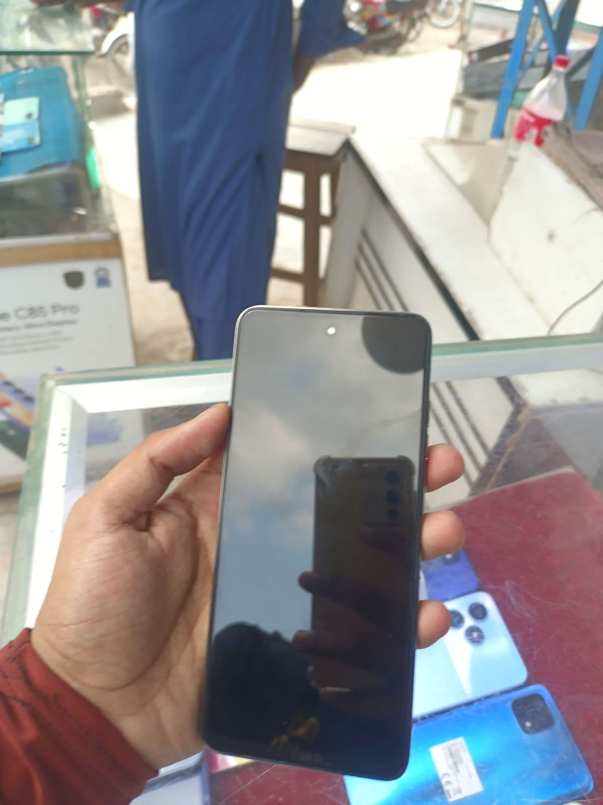 Tecno Spark 20 8GB / 256GB in Cyber White — photo 2