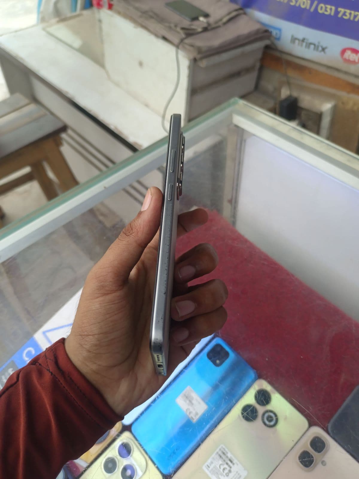 Infinix Hot 50 Pro 8GB / 128GB in Titanium Grey — photo 3